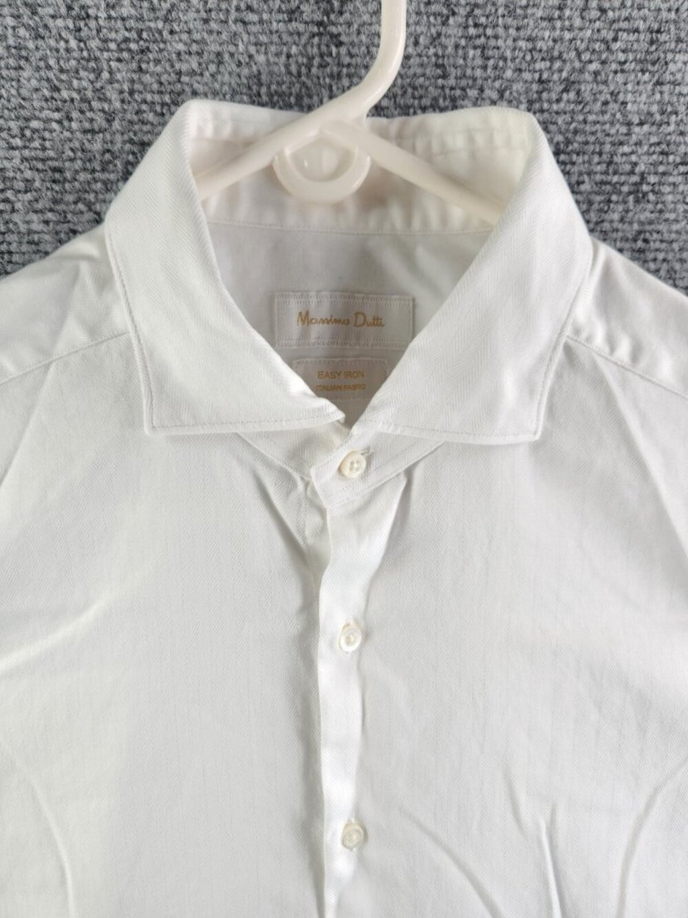 Massimo Dutti Easy Iron Italian Fabric 17 White Herringbone Button Up Cutaway
